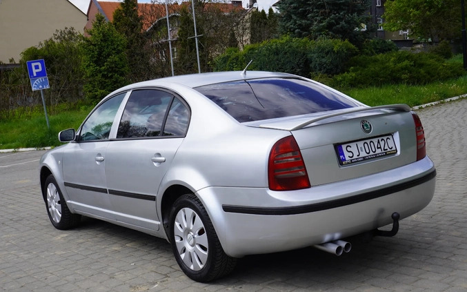 Skoda Superb cena 4999 przebieg: 256000, rok produkcji 2005 z Katowice małe 562
